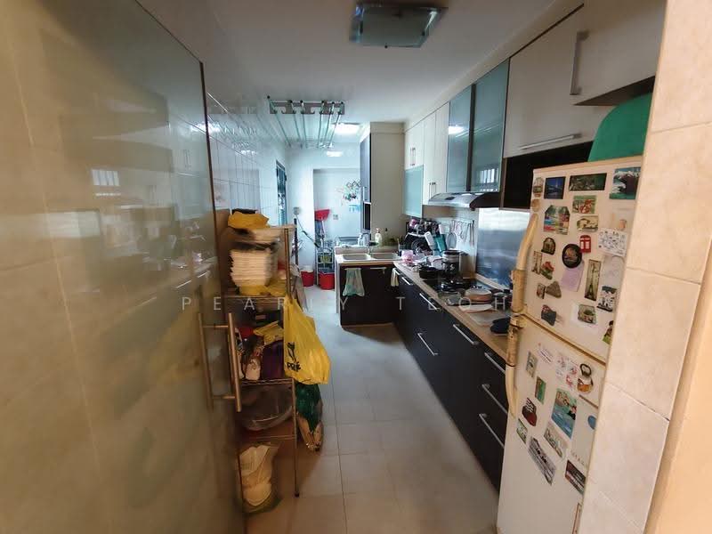 384 Bukit Batok West Avenue 5, 384 Bukit Batok West Avenue 5, Dairy Farm / Bukit Panjang / Choa Chu Kang, 4 Bedrooms, 1,270 sqft, HDB Flat For Sale, by Pearly Teoh, 500268711 - Kitchen - PropertyGuru.com.sg
