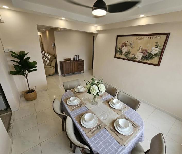 139 Bedok North Avenue 3, 139 Bedok North Avenue 3, Bedok / Upper East Coast, 3 Bedrooms, 1,259 sqft, HDB Flat For Sale, by Mia Shee, 500268729 - Dining Room - PropertyGuru.com.sg