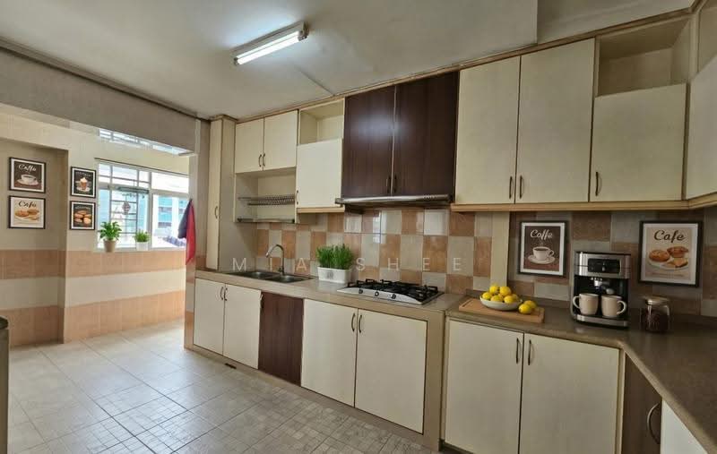 139 Bedok North Avenue 3, 139 Bedok North Avenue 3, Bedok / Upper East Coast, 3 Bedrooms, 1,259 sqft, HDB Flat For Sale, by Mia Shee, 500268729 - Kitchen - PropertyGuru.com.sg