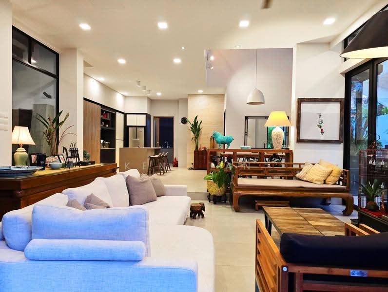 Gorgeous Tropical Freehold 2.5 storey Semi-D. 8 mins walk Lor Chuan MRT Station, Li Hwan / Mei Hwan / Tai Hwan / Serangoon Garden Estate, Hougang / Punggol / Sengkang, 6 Bedrooms, 4,700 sqft, Semi-Detached House For Sale, by Kent Tan, 500268735 - Living Room - PropertyGuru.com.sg