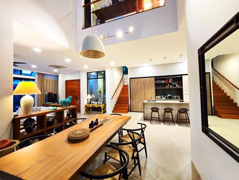 Gorgeous Tropical Freehold 2.5 storey Semi-D. 8 mins walk Lor Chuan MRT Station, Li Hwan / Mei Hwan / Tai Hwan / Serangoon Garden Estate, Hougang / Punggol / Sengkang, 6 Bedrooms, 4,700 sqft, Semi-Detached House For Sale, by Kent Tan, 500268735 - Living Room - PropertyGuru.com.sg
