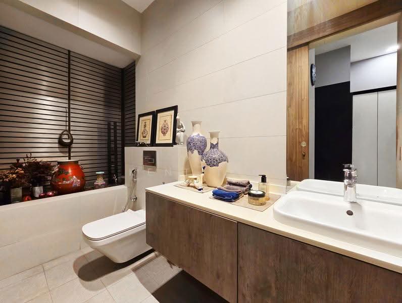 Gorgeous Tropical Freehold 2.5 storey Semi-D. 8 mins walk Lor Chuan MRT Station, Li Hwan / Mei Hwan / Tai Hwan / Serangoon Garden Estate, Hougang / Punggol / Sengkang, 6 Bedrooms, 4,700 sqft, Semi-Detached House For Sale, by Kent Tan, 500268735 - Bathroom - PropertyGuru.com.sg