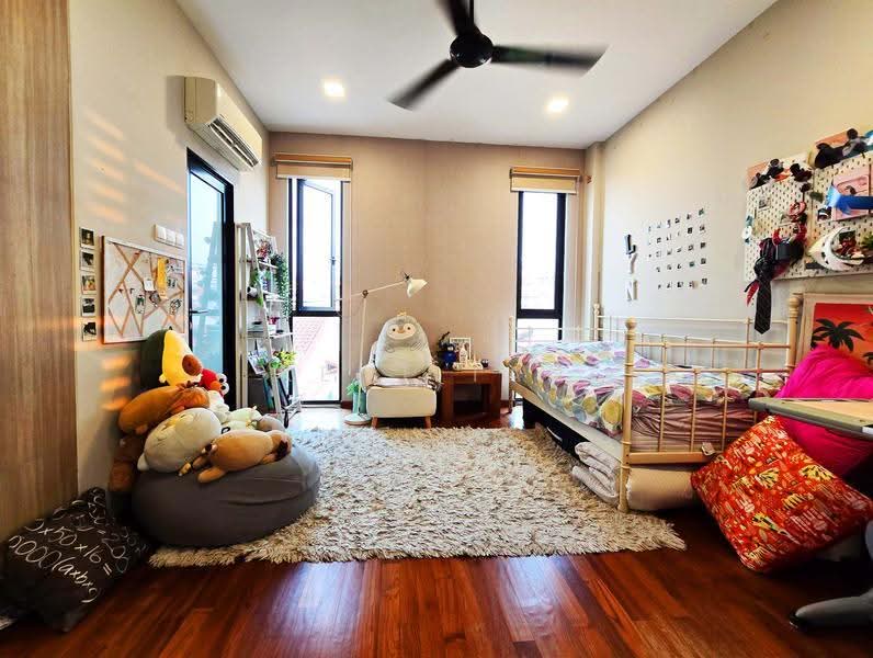 Gorgeous Tropical Freehold 2.5 storey Semi-D. 8 mins walk Lor Chuan MRT Station, Li Hwan / Mei Hwan / Tai Hwan / Serangoon Garden Estate, Hougang / Punggol / Sengkang, 6 Bedrooms, 4,700 sqft, Semi-Detached House For Sale, by Kent Tan, 500268735 - PropertyGuru.com.sg