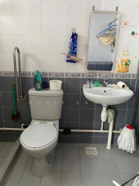 685C Choa Chu Kang Crescent, 685C Choa Chu Kang Crescent, Dairy Farm / Bukit Panjang / Choa Chu Kang, Room Rental, 200 sqft, HDB Flat For Rent, by Doris Kang, 500268741 - Bathroom - PropertyGuru.com.sg