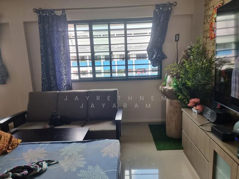 868 Yishun Street 81, 868 Yishun Street 81, Sembawang / Yishun, 3 Bedrooms, 1,118 sqft, HDB Flat For Sale, by Jayrethnem Jayaram, 500268748 - Living Room - PropertyGuru.com.sg