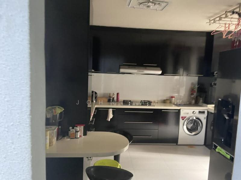 647 Hougang Avenue 8, 647 Hougang Avenue 8, Hougang / Punggol / Sengkang, 4 Bedrooms, 1,625 sqft, HDB Flat For Sale, by John Lam, 500268763 - Kitchen - PropertyGuru.com.sg