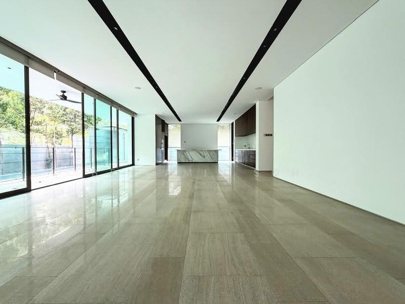 MODERN MASSIVE CORNER-TERRACE ON HIGH GROUND, Approximately 400m to the MRT Station, Bedok / Upper East Coast, 6 Bedrooms, 8,000 sqft, Corner Terrace For Sale, by Benjamin Soh, 500268798 - Living Room - PropertyGuru.com.sg