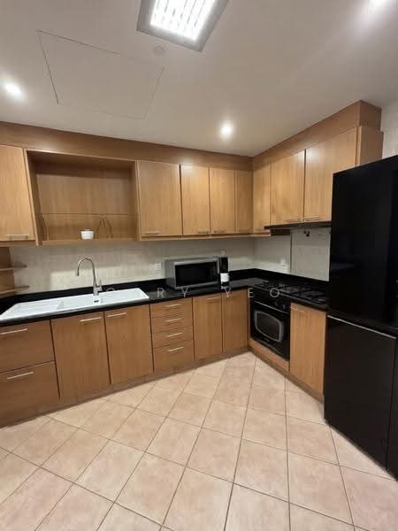 Sims Residences, 8 Lorong 39 Geylang, Eunos / Geylang / Paya Lebar, 4 Bedrooms, 1,432 sqft, Apartment For Sale, by Gary Yeo, 500268823 - Kitchen - PropertyGuru.com.sg