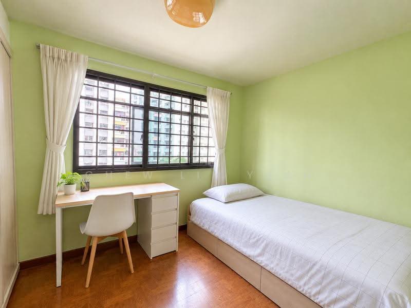 4 Lorong 7 Toa Payoh, 4 Lorong 7 Toa Payoh, Balestier / Toa Payoh, 3 Bedrooms, 732 sqft, HDB Flat For Sale, by Chew Lih Yuan, 500268832 - Bedroom - PropertyGuru.com.sg