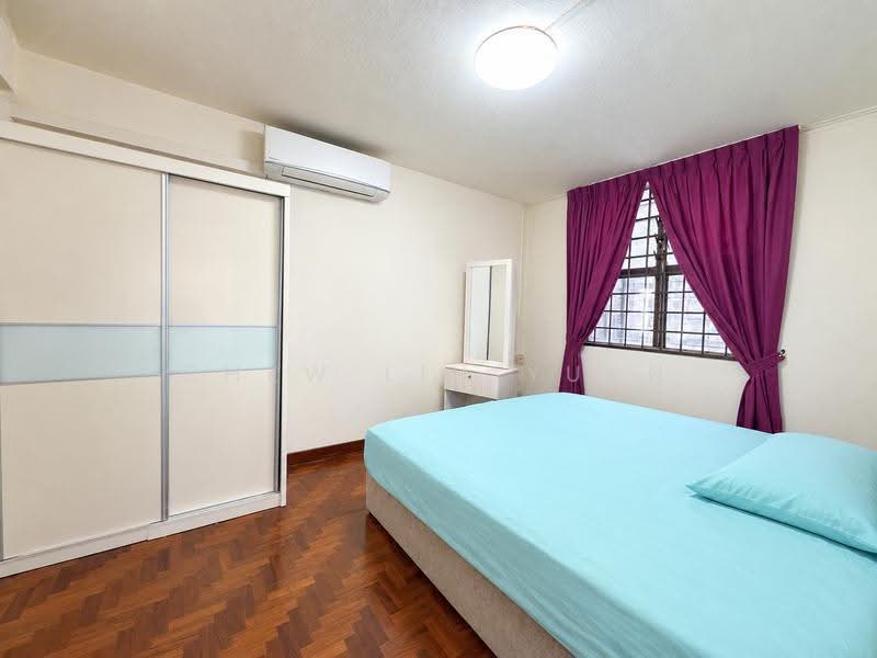 4 Lorong 7 Toa Payoh, 4 Lorong 7 Toa Payoh, Balestier / Toa Payoh, 3 Bedrooms, 732 sqft, HDB Flat For Sale, by Chew Lih Yuan, 500268832 - Bedroom - PropertyGuru.com.sg