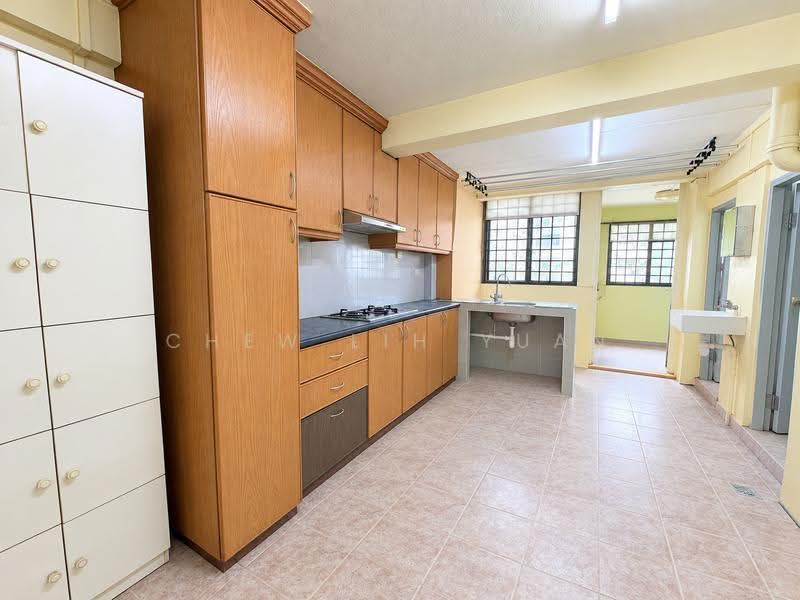 4 Lorong 7 Toa Payoh, 4 Lorong 7 Toa Payoh, Balestier / Toa Payoh, 3 Bedrooms, 732 sqft, HDB Flat For Sale, by Chew Lih Yuan, 500268832 - Kitchen - PropertyGuru.com.sg