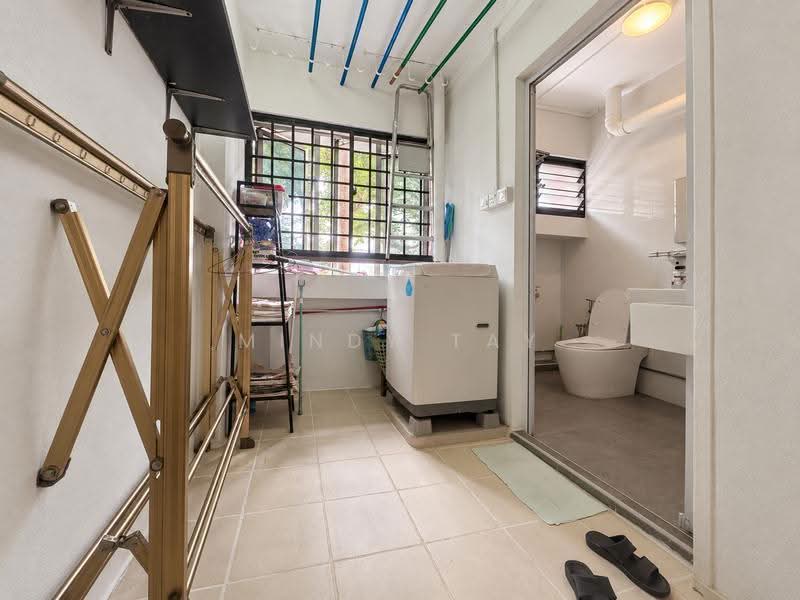 88 Redhill Close, 88 Redhill Close, Alexandra / Commonwealth, 3 Bedrooms, 1,259 sqft, HDB Flat For Sale, by Mindy Tay, 500268842 - Bathroom - PropertyGuru.com.sg