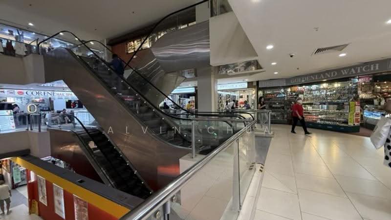 Lucky Plaza, 304 Orchard Road, Orchard / River Valley, 215 sqft, Mall Shop For Rent, by Alvin Chua, 500268844 - Interior - CommercialGuru.com.sg