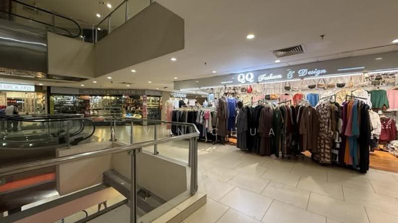 Lucky Plaza, 304 Orchard Road, Orchard / River Valley, 215 sqft, Mall Shop For Rent, by Alvin Chua, 500268844 - Interior - CommercialGuru.com.sg