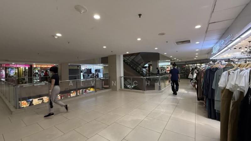 Lucky Plaza, 304 Orchard Road, Orchard / River Valley, 215 sqft, Mall Shop For Rent, by Alvin Chua, 500268844 - Interior - CommercialGuru.com.sg