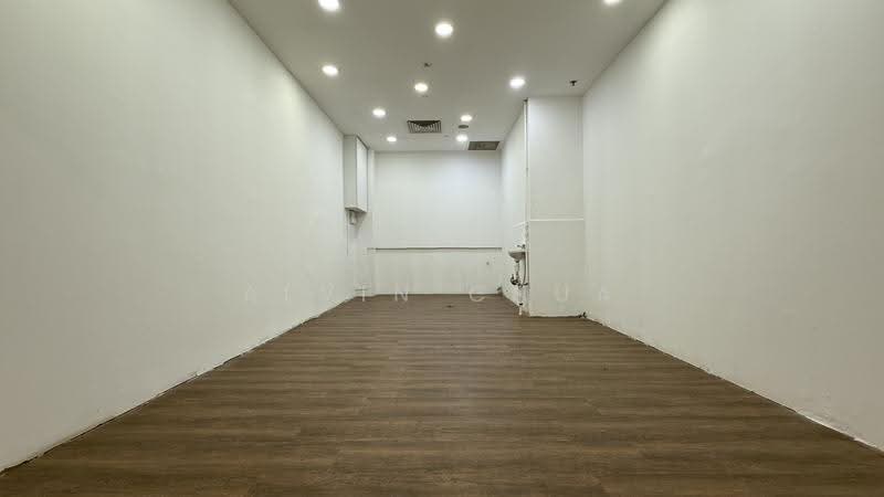 Lucky Plaza, 304 Orchard Road, Orchard / River Valley, 215 sqft, Mall Shop For Rent, by Alvin Chua, 500268844 - Interior - CommercialGuru.com.sg