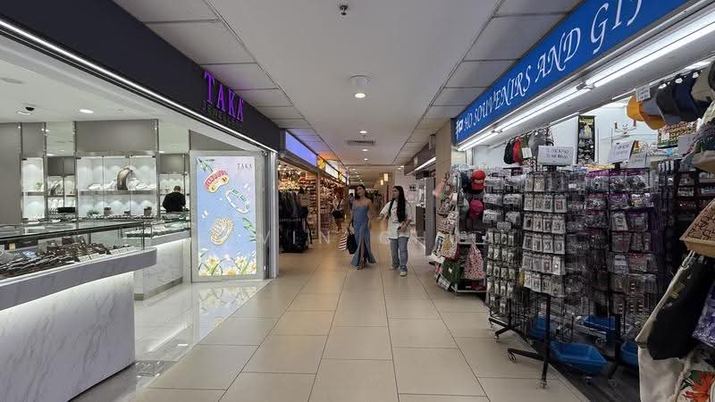 Lucky Plaza, 304 Orchard Road, Orchard / River Valley, 215 sqft, Mall Shop For Rent, by Alvin Chua, 500268844 - Interior - CommercialGuru.com.sg