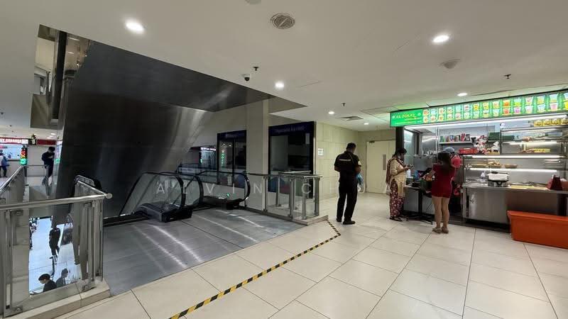 Lucky Plaza, 304 Orchard Road, Orchard / River Valley, 215 sqft, Mall Shop For Rent, by Alvin Chua, 500268844 - CommercialGuru.com.sg
