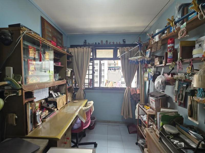 2 Dover Road, 2 Dover Road, Buona Vista / West Coast / Clementi New Town, 2 Bedrooms, 700 sqft, HDB Flat For Sale, by Adrian Yap 葉启祥, 500268849 - Study - PropertyGuru.com.sg