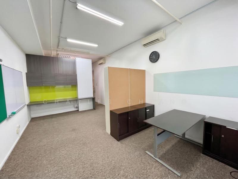 Zervex, 8 Ubi Road 2, Eunos / Geylang / Paya Lebar, 980 sqft, Light Industrial (B1) For Sale, by Charles Chiang, 500268862 - Study - CommercialGuru.com.sg