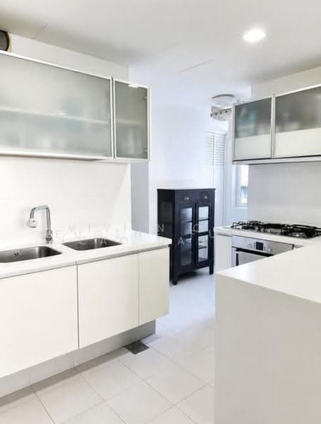 One Amber, East Coast / Marine Parade, 3 Bedrooms, 1,335 sqft, Condominium For Rent, by Vivien Cao (Cao Dandan), 500268874 - Kitchen - PropertyGuru.com.sg