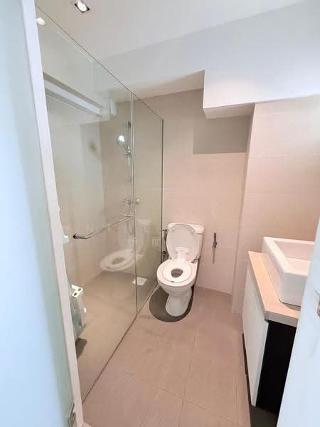 59 Strathmore Avenue, 59 Strathmore Avenue, Alexandra / Commonwealth, 4 Bedrooms, 1,184 sqft, HDB Flat For Rent, by Anthea Yeo 杨丽娇, 500268890 - Bathroom - PropertyGuru.com.sg