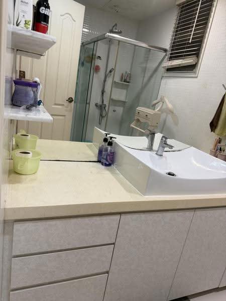 Seletaris, 505 Sembawang Road, Sembawang / Yishun, 2 Bedrooms, 1,302 sqft, Condominium For Rent, by Roxine Ang, 500268894 - Master Bathroom - PropertyGuru.com.sg