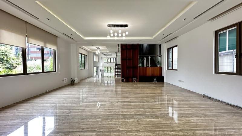 Sunset way, sunset heights / Clementi park, Sunset heights, Buona Vista / West Coast / Clementi New Town, 5 Bedrooms, 12,000 sqft, Detached House For Sale, by Brandon Aw, 500268909 - PropertyGuru.com.sg
