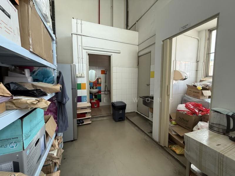 Enterprise Centre, 20 Bukit Batok Crescent, Dairy Farm / Bukit Panjang / Choa Chu Kang, 2,303 sqft, Light Industrial (B1) For Rent, by Shirley Wong, 500268918 - Bathroom - CommercialGuru.com.sg