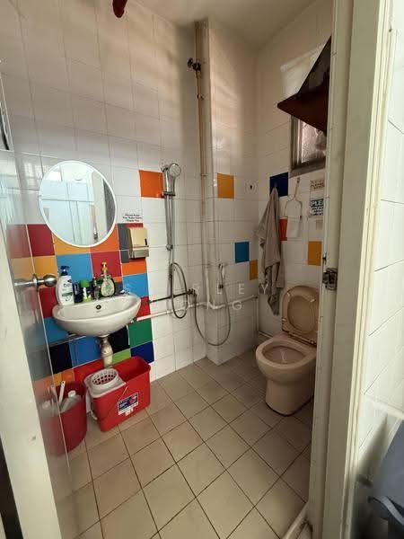 Enterprise Centre, 20 Bukit Batok Crescent, Dairy Farm / Bukit Panjang / Choa Chu Kang, 2,303 sqft, Light Industrial (B1) For Rent, by Shirley Wong, 500268918 - Bathroom - CommercialGuru.com.sg