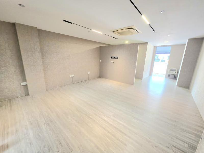 Hongkong Street, Hongkong Street, Carpenter Street, Circular Road, Boat Quay / Raffles Place / Marina, 1,500 sqft, Shop / Shophouse For Rent, by James Seah, 500268926 - Interior - CommercialGuru.com.sg