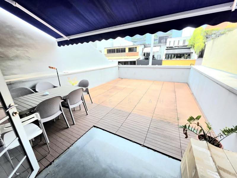 Hongkong Street, Hongkong Street, Carpenter Street, Circular Road, Boat Quay / Raffles Place / Marina, 1,500 sqft, Shop / Shophouse For Rent, by James Seah, 500268926 - Balcony - CommercialGuru.com.sg