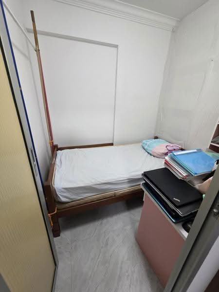 409 Bedok North Avenue 2, 409 Bedok North Avenue 2, Bedok / Upper East Coast, 5 Bedrooms, 883 sqft, HDB Flat For Sale, by Ayden Tan, 500268930 - Bedroom - PropertyGuru.com.sg