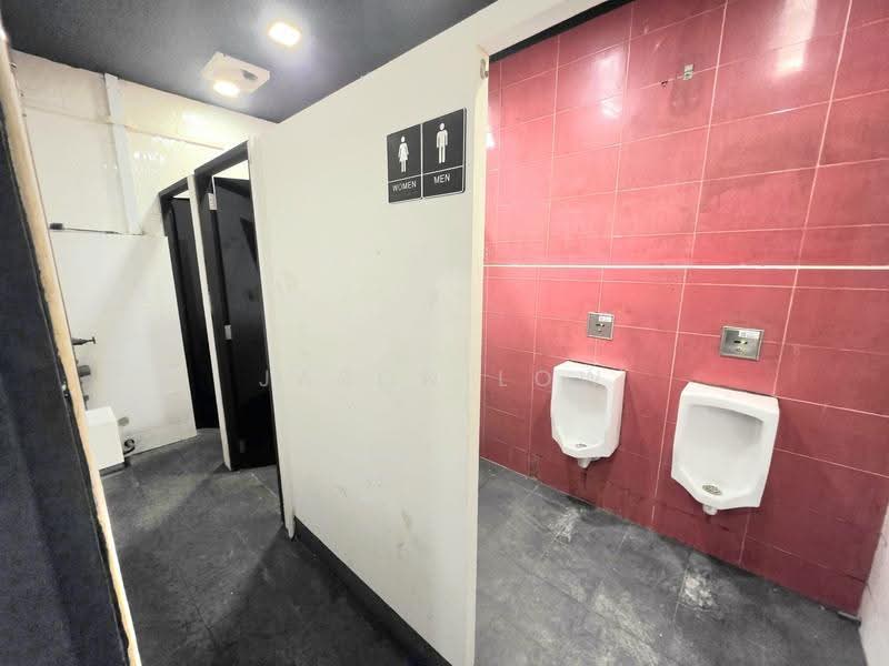 696 Geylang Road, Geylang Road, Eunos / Geylang / Paya Lebar, 1,500 sqft, Shop / Shophouse For Rent, by Jason Low, 500268936 - Bathroom - CommercialGuru.com.sg