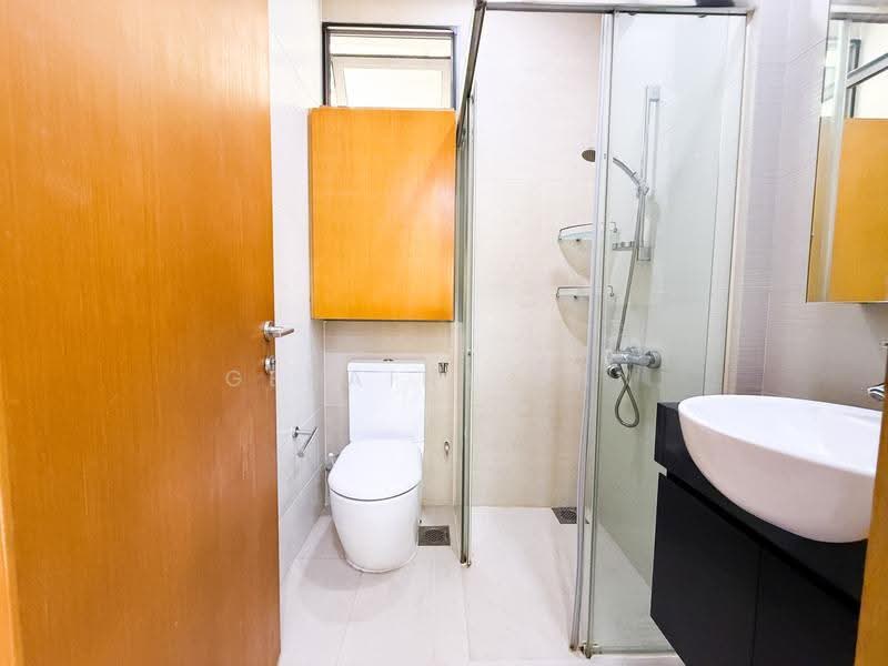 Auralis, 589 East Coast Road, East Coast / Marine Parade, 2 Bedrooms, 732 sqft, Condominium For Rent, by Geraint Tan, 500268950 - Bathroom - PropertyGuru.com.sg