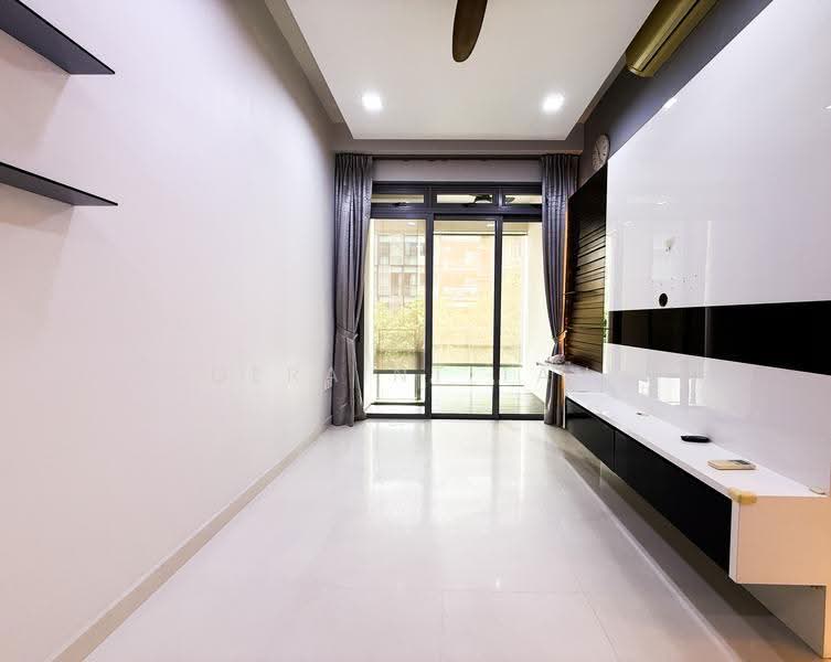 Auralis, 589 East Coast Road, East Coast / Marine Parade, 2 Bedrooms, 732 sqft, Condominium For Rent, by Geraint Tan, 500268950 - Living Room - PropertyGuru.com.sg