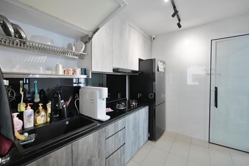 402B Fernvale Lane, 402B Fernvale Lane, Seletar / Yio Chu Kang, 3 Bedrooms, 1,001 sqft, HDB Flat For Sale, by Alice Poh, 500268974 - Kitchen - PropertyGuru.com.sg