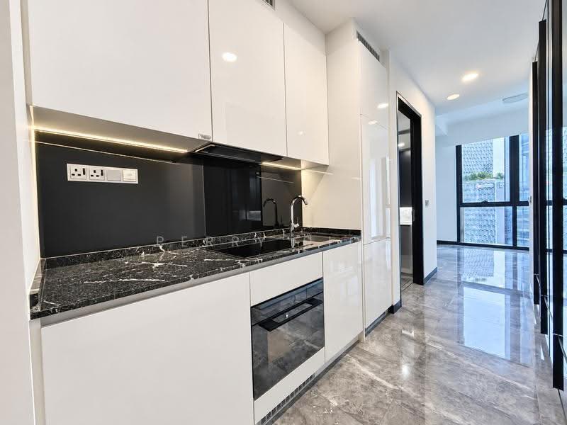 Midtown Bay, 120 Beach Road, Beach Road / Bugis / Rochor, 2 Bedrooms, 990 sqft, Condominium For Sale, by Perry Siow, 500268976 - PropertyGuru.com.sg