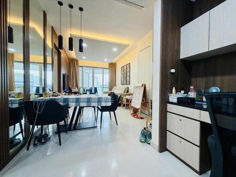 Visioncrest, 33 Oxley Rise, Orchard / River Valley, 2 Bedrooms, 915 sqft, Condominium For Rent, by Irene Tow, 500268980 - PropertyGuru.com.sg