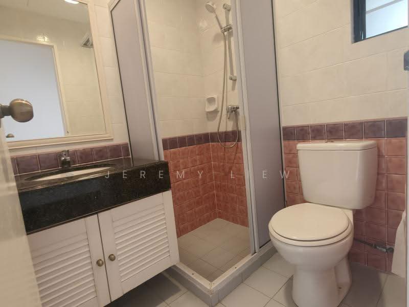 Villa Delle Rose, Taman Nakhoda, Tanglin / Holland / Bukit Timah, 2 Bedrooms, 2,800 sqft, Condominium For Rent, by Jeremy Liew, 500268986 - Bathroom - PropertyGuru.com.sg