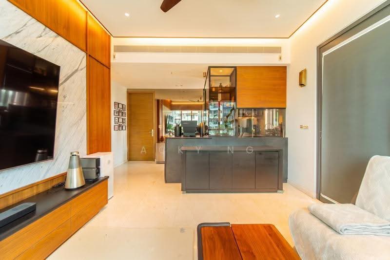 8 Saint Thomas, 8 Saint Thomas Walk, Orchard / River Valley, 3 Bedrooms, 1,152 sqft, Condominium For Sale, by Jacky Ng, 500268996 - Living Room - PropertyGuru.com.sg