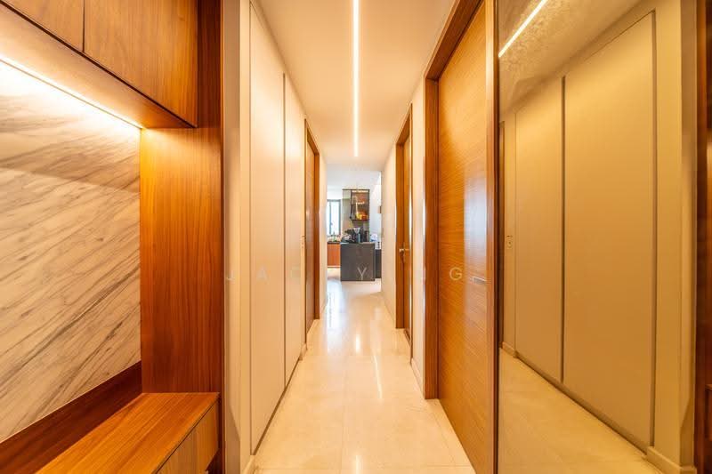 8 Saint Thomas, 8 Saint Thomas Walk, Orchard / River Valley, 3 Bedrooms, 1,152 sqft, Condominium For Sale, by Jacky Ng, 500268996 - Corridor - PropertyGuru.com.sg