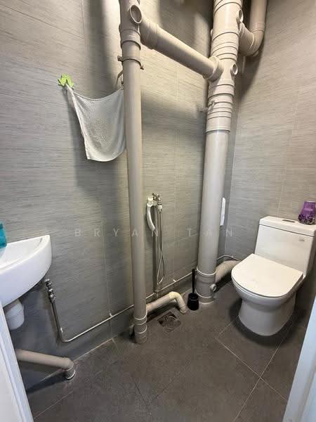 125 Bukit Batok Central, 125 Bukit Batok Central, Dairy Farm / Bukit Panjang / Choa Chu Kang, 3 Bedrooms, 1,614 sqft, HDB Flat For Sale, by Bryan Tan, 500268997 - Bathroom - PropertyGuru.com.sg