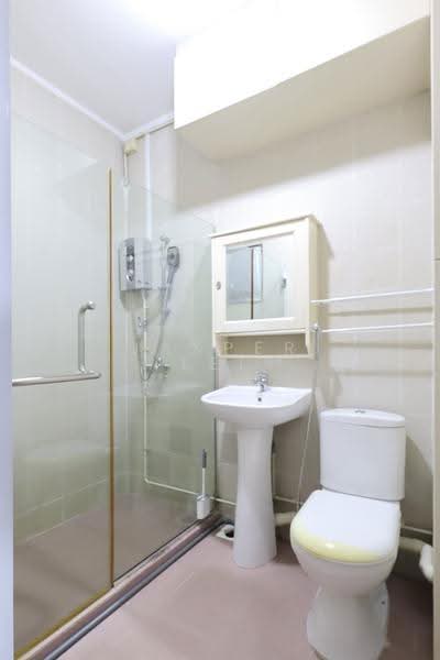 851 Tampines Street 83, 851 Tampines Street 83, Pasir Ris / Tampines, 2 Bedrooms, 796 sqft, HDB Flat For Sale, by Jasper Lei, 500269019 - Bathroom - PropertyGuru.com.sg