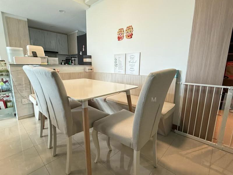 Blue Horizon, 21 West Coast Crescent, Buona Vista / West Coast / Clementi New Town, 2 Bedrooms, 926 sqft, Condominium For Sale, by Rhoda Lim, 500269037 - Dining Room - PropertyGuru.com.sg
