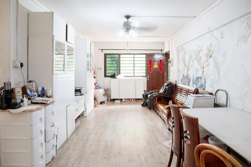 610 Clementi West Street 1, 610 Clementi West Street 1, Buona Vista / West Coast / Clementi New Town, 3 Bedrooms, 1,108 sqft, HDB Flat For Sale, by Yan Han (Johnathan) Ong, 500269057 - Living Room - PropertyGuru.com.sg