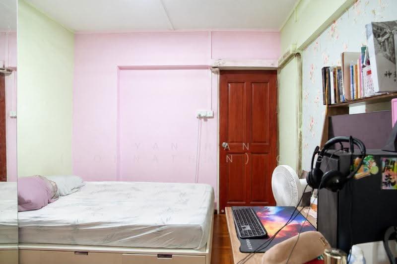 610 Clementi West Street 1, 610 Clementi West Street 1, Buona Vista / West Coast / Clementi New Town, 3 Bedrooms, 1,108 sqft, HDB Flat For Sale, by Yan Han (Johnathan) Ong, 500269057 - Bedroom - PropertyGuru.com.sg