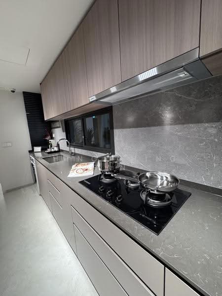 Lucerne Grand, Lakeside Drive, Boon Lay / Jurong / Tuas, 4 Bedrooms, 1,432 sqft, Condominium For Sale, by Ching Ching Gan, 500269066 - Kitchen - PropertyGuru.com.sg