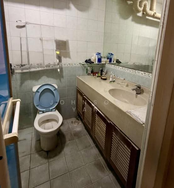 184 Edgefield Plains, 184 Edgefield Plains, Hougang / Punggol / Sengkang, 3 Bedrooms, 1,184 sqft, HDB Flat For Sale, by Johnson Yan, 500269073 - Bathroom - PropertyGuru.com.sg