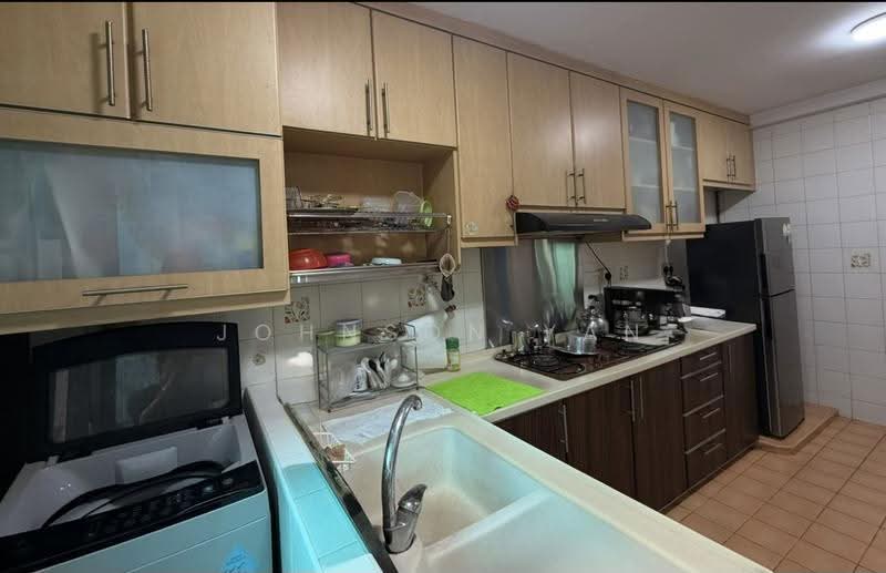 184 Edgefield Plains, 184 Edgefield Plains, Hougang / Punggol / Sengkang, 3 Bedrooms, 1,184 sqft, HDB Flat For Sale, by Johnson Yan, 500269073 - Kitchen - PropertyGuru.com.sg